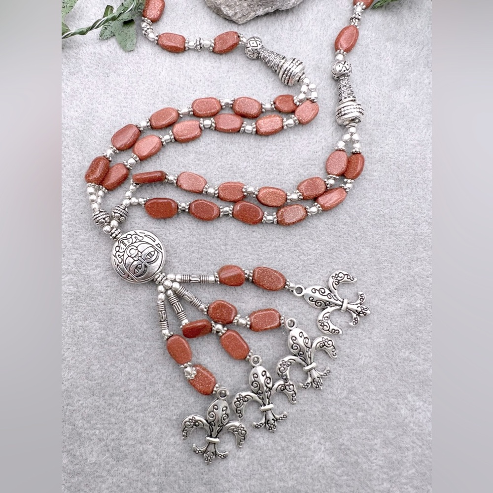 GOLDSTONE NECKLACE